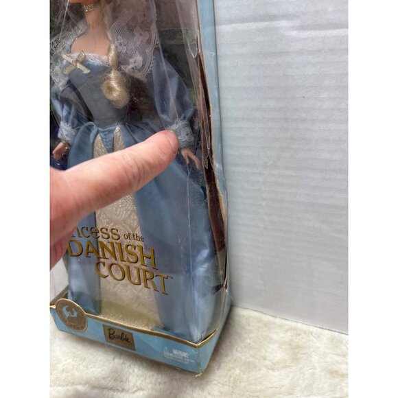 Barbie Princess Of The Danish Court Collector Edition Doll In Original Box - Picture 3 of 6